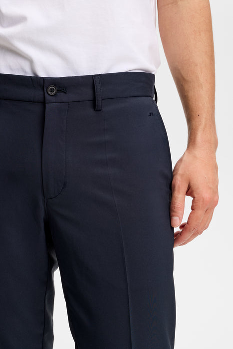 J.Lindeberg Elof Golf Trousers close up on belt loops and button