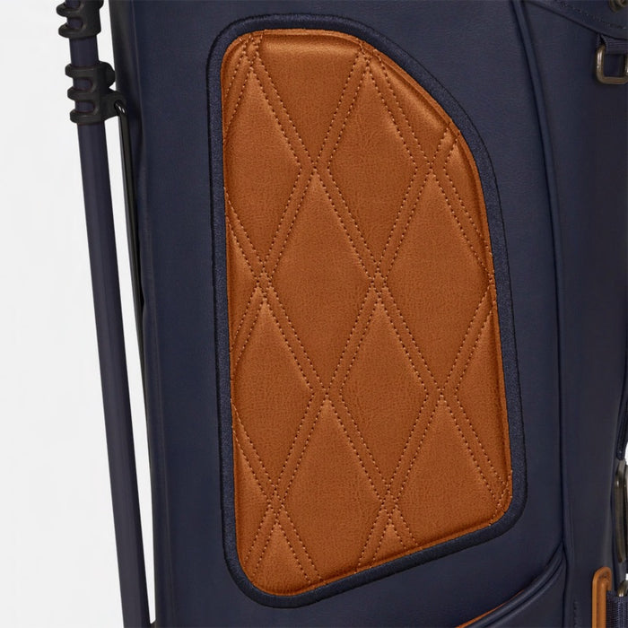 back pad on the Titleist Limited Edition Nautical Links LINKSLEGEND Stand Bag