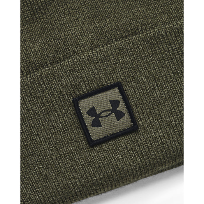 Under Armour Halftime Golf Beanie Hat - green close up of logo
